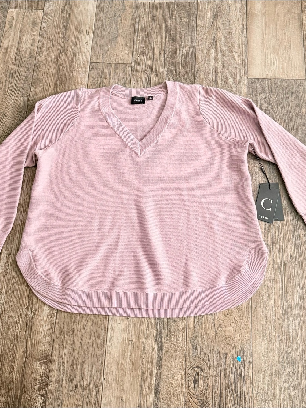 Cyrus Women's Light Blush Pink V-Neck Sweater